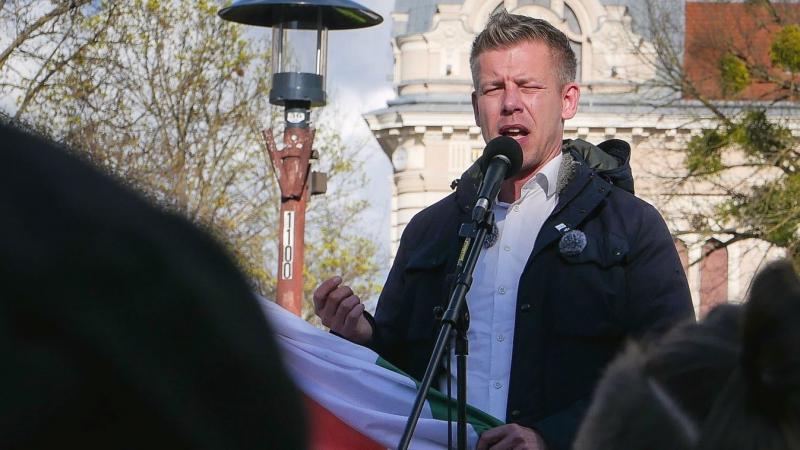 Magyar Péter komoly kihívások elé nézhet: a jogalkotók jóváhagyták a szigorúbb vagyonnyilatkozati rendelkezéseket.