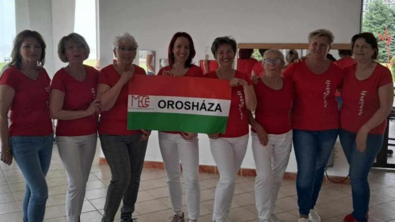 A ZumMamák és ZumBabák lenyűgöző sikert arattak a Balaton partján! A szívhez szóló pillanatok és a családi összetartozás varázsa mindenkit elbűvölt.