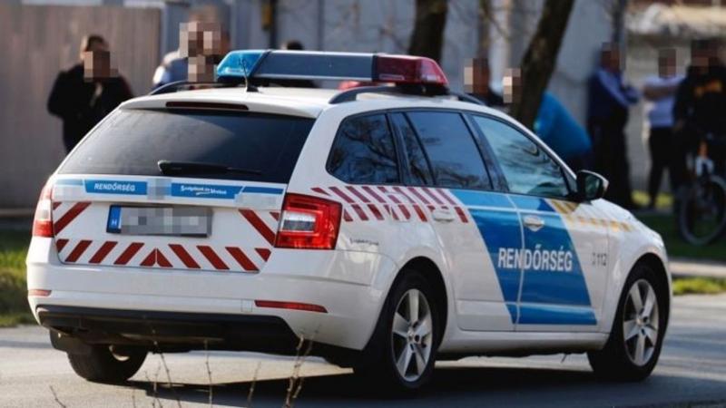 Gyöngyösön izgalmas esemény zajlik: a rendőrség éppen egy rablót kerget, és a helyi lakosok közreműködésére is szükségük van. Az illetékes hatóságok arra kérik a környékbelieket, hogy figyeljenek, és amennyiben bármilyen információval rendelkeznek, azonna