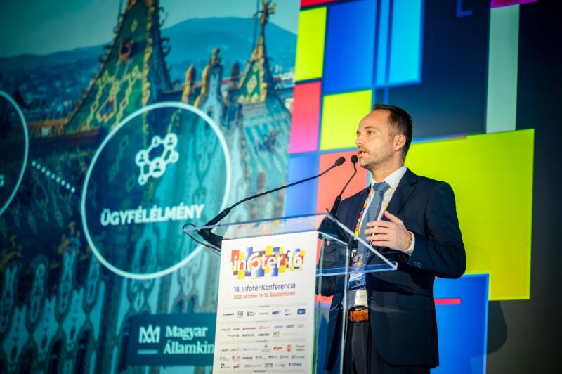 A Magyar Államkincstár elnöke a balatonfüredi Infotér konferencián osztotta meg gondolatait arról, miként hasznosítják a mesterséges intelligenciát ügyfeleik érdekében.