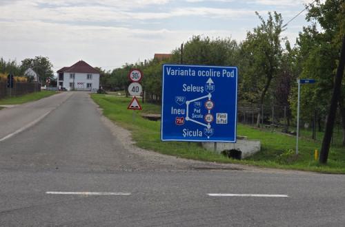 Fél éven át kanyargós ösvényeken haladva Sikula irányába.