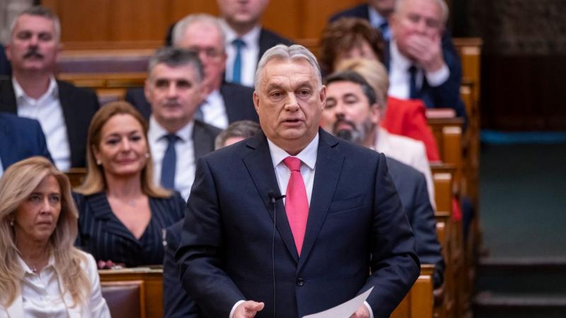 Orbán Viktor: Brüsszel titkos ügynökei Ukrajna uniós csatlakozását tervezik - Nézze velünk élő közvetítésben!