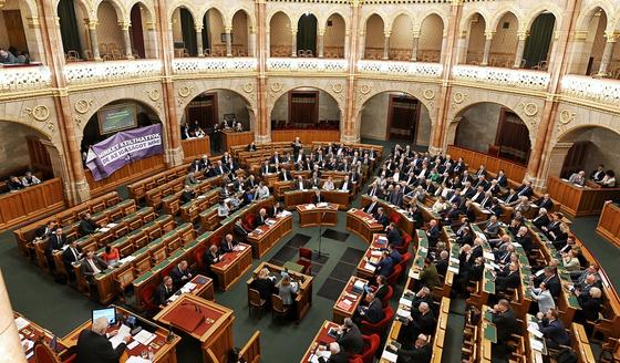 Jövő héten lehetőség nyílik arra, hogy a választók kifejezzék véleményüket az Alkotmánybíróság új elnökének megválasztásáról, valamint Polt Péter utódjának személyéről.