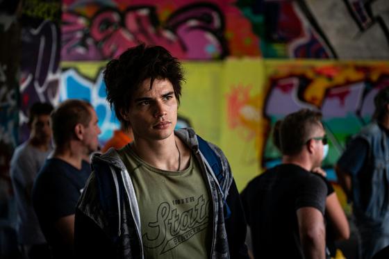 Egy különleges hidegháborús kémfilm készül, melynek középpontjában Vilmányi Benett áll. A film a titkos ügynökök világába kalauzolja el a nézőket, tele izgalmas fordulatokkal és feszültséggel. Benett karaktere a politikai intrikák és a nemzetközi feszülts