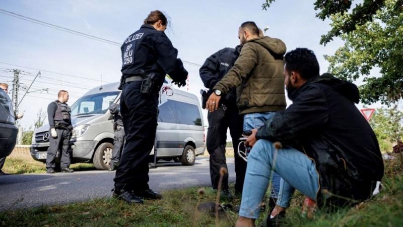 A német willkommenskultur túlzottan sikeresnek bizonyult, hiszen egy szadista szíriai orvos is átjutott a határokon, ami komoly aggodalmakat vet fel.