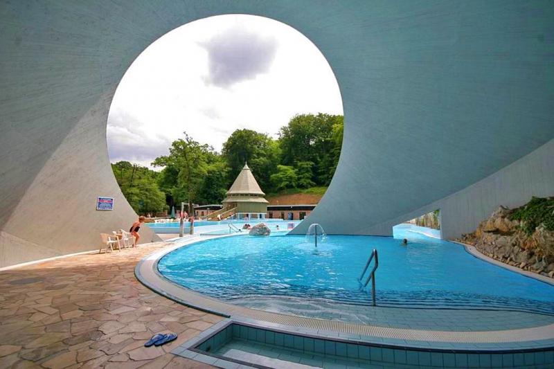 Fedezd fel a Miskolctapolca Barlangfürdő megújult strandjának különleges jegyárait!