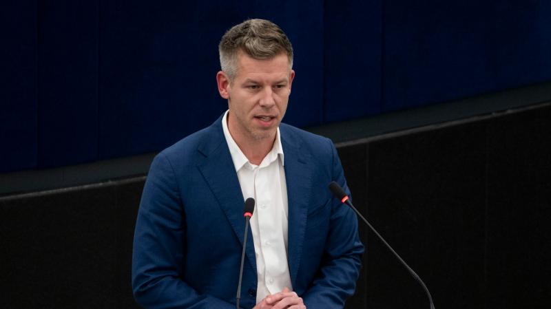 Magyar Péter a Voks 2025-öt egyértelműen kudarcnak titulálta, míg Menczer Tamás arról beszélt, hogy „tele van a gatyája”. Kocsis Máté pedig nem rejtette véka alá véleményét, és pojácának minősítette a helyzetet.