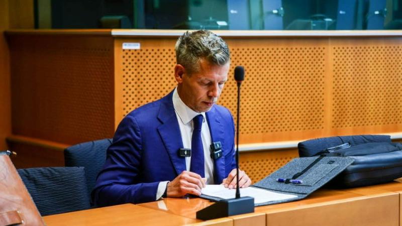 Brüsszel felébredt: Magyar Pétert két mentelmi ügyben meghallgatták.