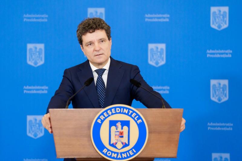 Nicușor Dan: A politikai csalódottság következtében egyre többen idealizálják a kommunizmust

Nicușor Dan, a politikai élet ismert alakja, rámutatott arra, hogy a politikai elit iránti csalódottság sokakat arra késztet, hogy nosztalgiával tekintsenek a ko