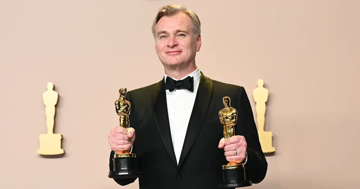 Christopher Nolan legújabb filmje egy varázslatos marokkói városban készül, amely éppen a történelem viharainak közepén találja magát. A helyszín gazdag kultúrája és lenyűgöző tájai tökéletes hátteret biztosítanak a rendező egyedi víziójához.