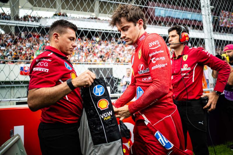 Leclerc számára nem volt váratlan, hogy Russell a rádión kifejezte elégedetlenségét – F1VILÁG.HU.