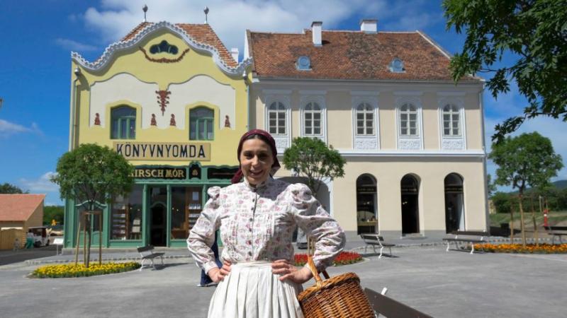Augusztus 20-án ingyenesen nyithatják meg kapuikat a látogatók előtt a szentendrei Skanzen, így mindenki felfedezheti a magyar népi kultúra kincseit. Ne hagyd ki ezt a remek lehetőséget, hogy a családoddal vagy barátaiddal együtt barangoljatok a szabadban