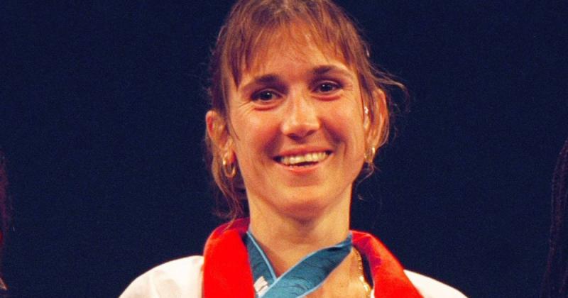 Nagy Tímea vívónő két aranyérmet szerzett az olimpián, és 55 éves korában, szőke hajjal szinte alig felismerhető.