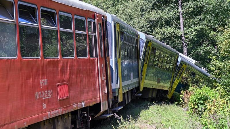 Szlovákiában két vonat összeütközött, de szerencsére senki sem vesztette életét, ám több utas megsérült.