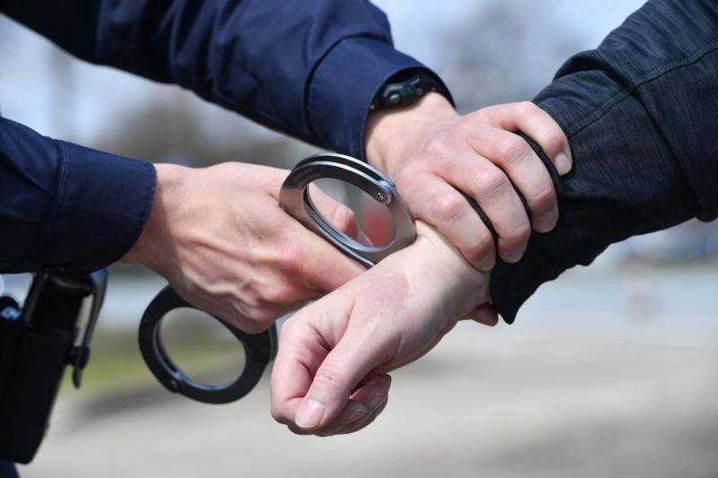 A bíróság döntése értelmében letartóztatják ByeAlex dílerét.